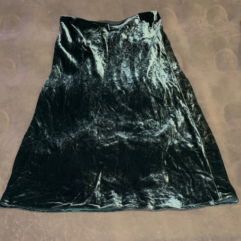 Elegant green Velvet Skirt